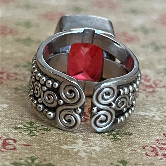 Adjustable Sajen Rainbow Pink Volcano Quartz ring in sterling silver - Picture 7 of 8